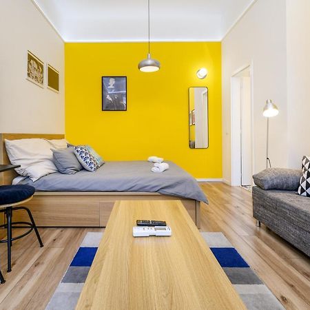 Stylish Yellow Suite In The Heart Of Βουδαπέστη Εξωτερικό φωτογραφία