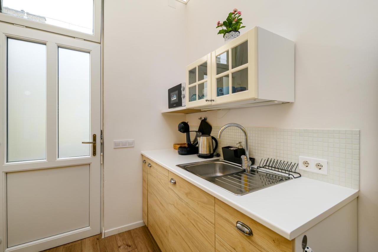 Stylish Yellow Suite In The Heart Of Βουδαπέστη Εξωτερικό φωτογραφία