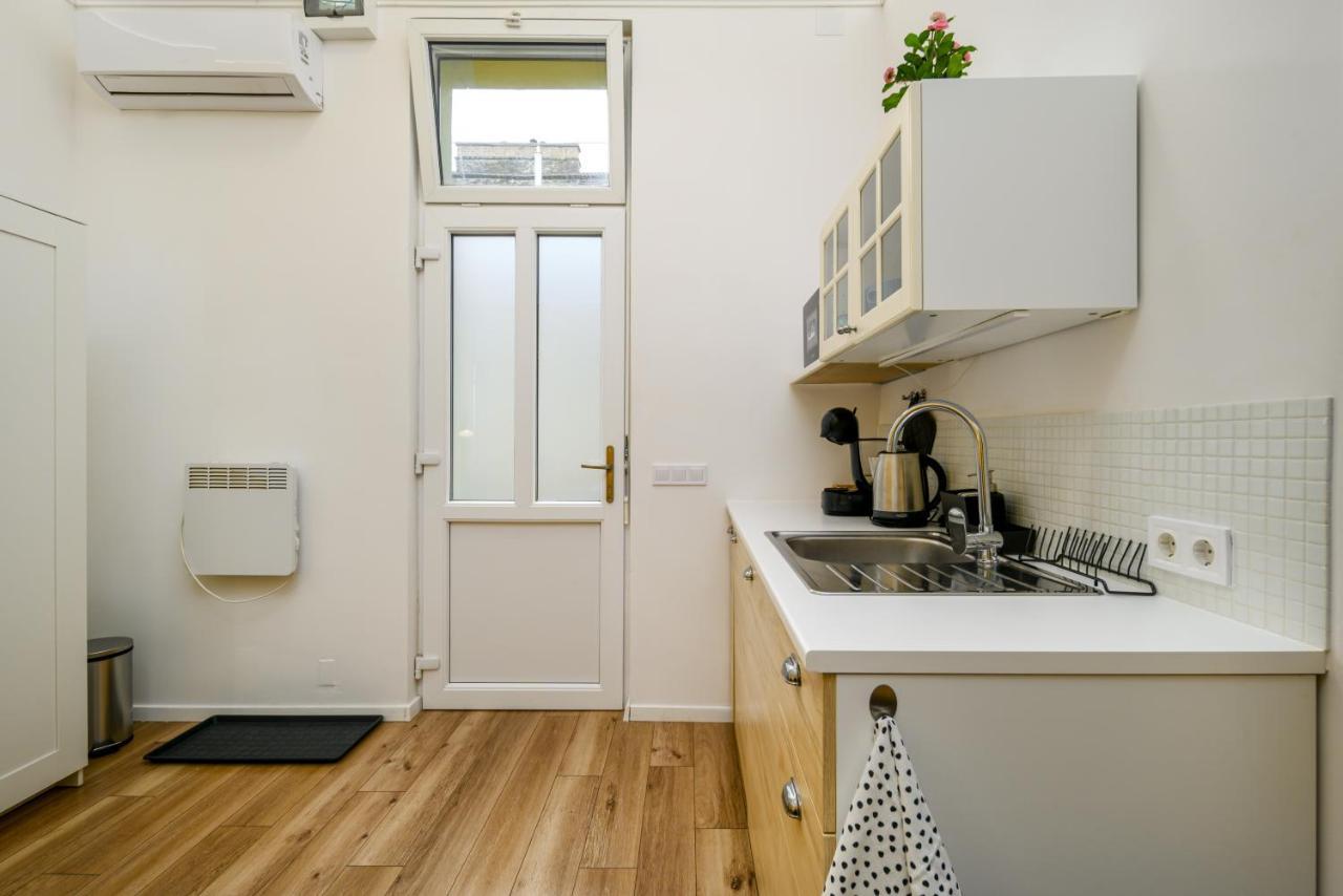 Stylish Yellow Suite In The Heart Of Βουδαπέστη Εξωτερικό φωτογραφία